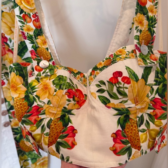 FARM Rio Off-White Picnic Flowers Premium Linen Crop Top and skirt Size M - Picture 5 of 10